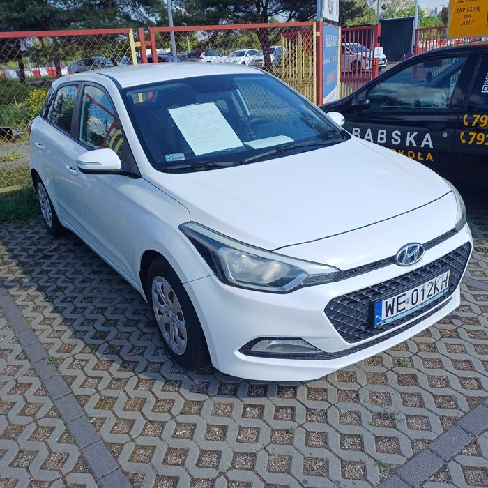 samochód hyundai i20