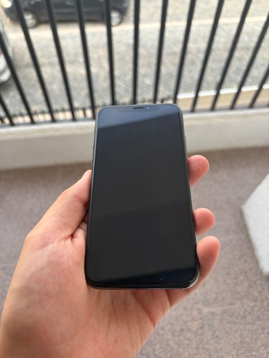 iPhone X (Apple)