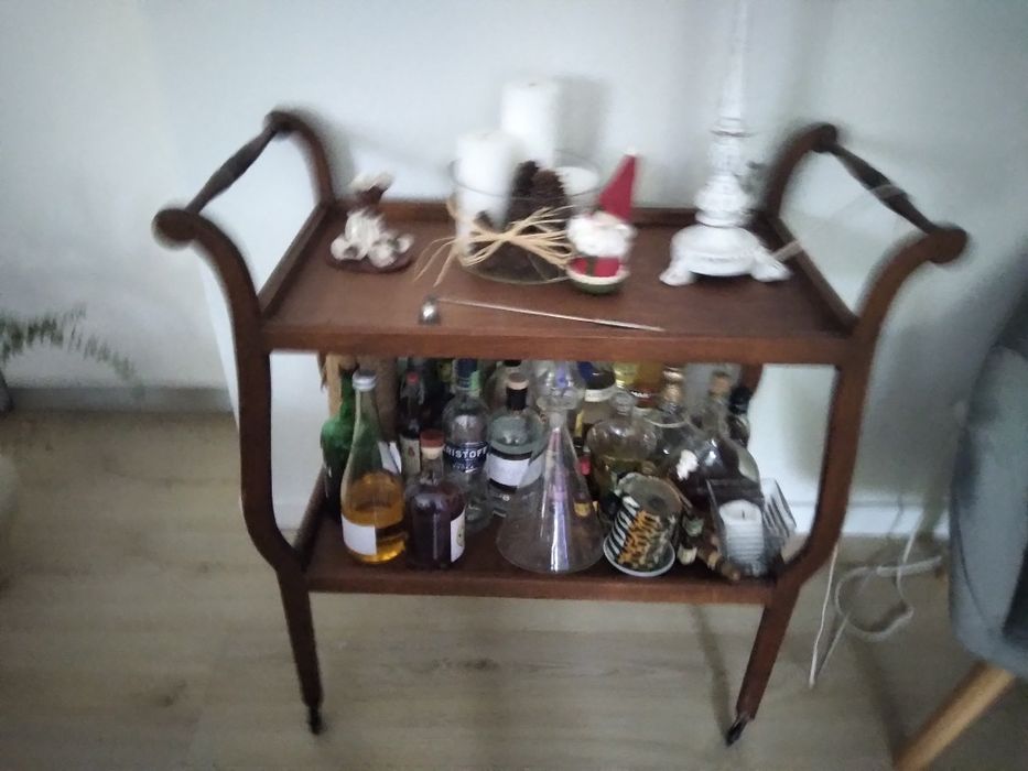 BAIXA DE PREÇO. Carrinho de chá  antigo.