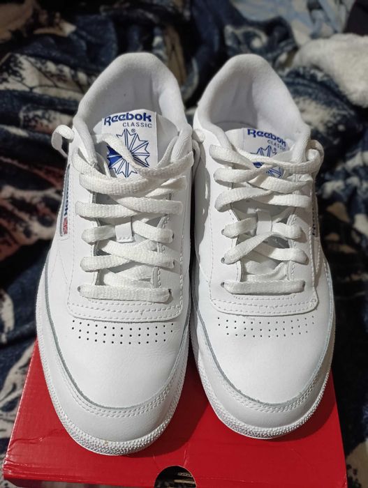 Tênis brancos Reebok unisexo