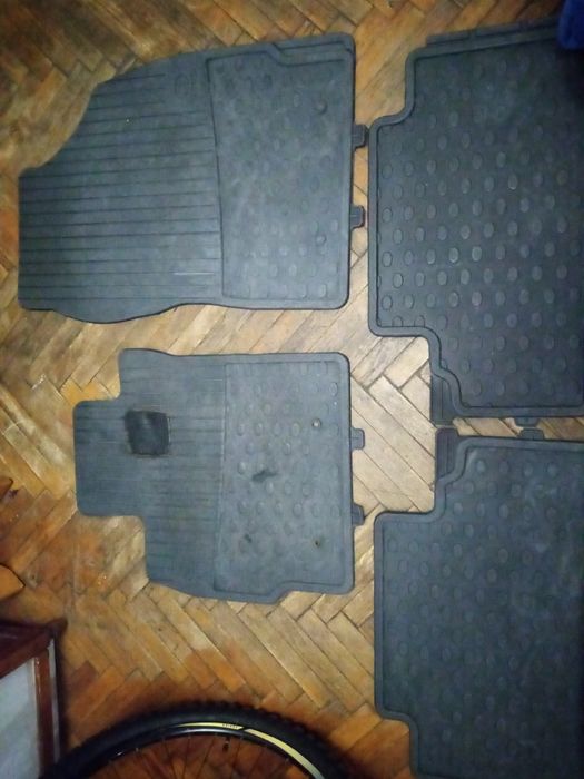 Коврики в салон TOYOTA AURIS 06