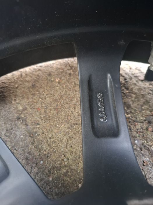 Toyota Yaris 2020> 5x110 15"  felgi aluminiowe z czujnikami