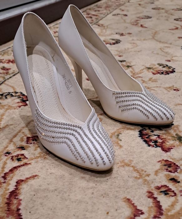 Весільні туфлі шкіряні