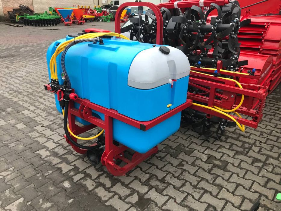 Навісний оприскувач ( польський оприскувач wirax )