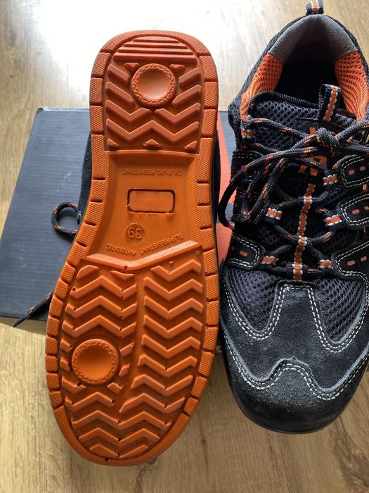 Buty robocze roz. 39 mało używane jak nowe