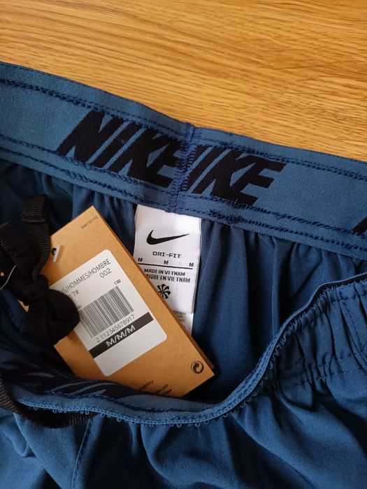 Calções de treino Nike Dri-FIT azuis novos com etiqueta