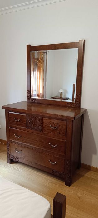 Mobília de Quarto de Casal – Estilo Clássico e Elegante