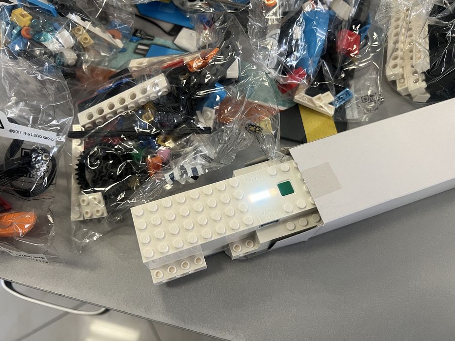 LEGO BOOST 17101 Creative Toolbox