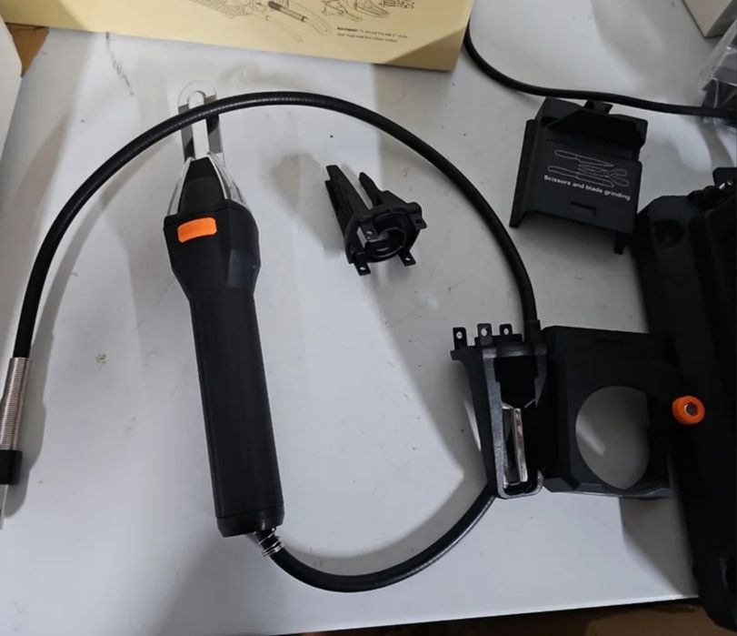 Esmerilhadeira de bancada Tacklife MBG01A - 200W