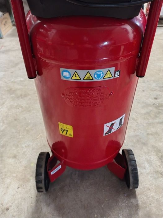 Przenośna Sprężarka z Manometrem i Reduktorem Ciśnienia Einhell 50 l.