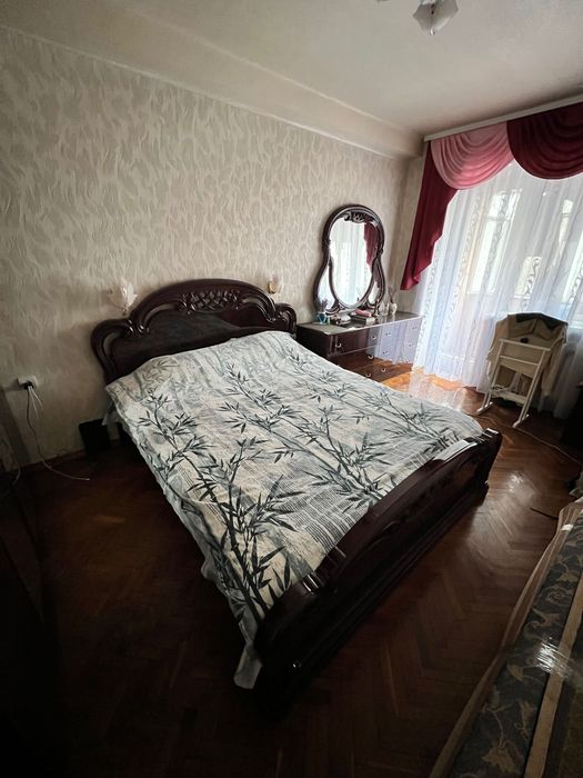 Спальня б/в Італія комплект хороший стан, 4 предмета
