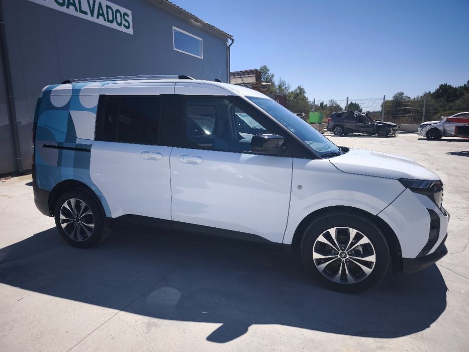 Ford tourneo sinistrado