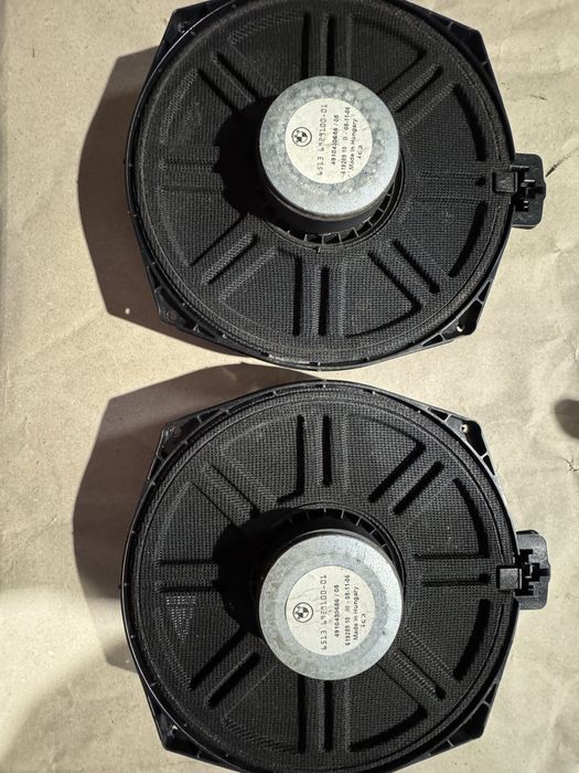 Сабвуфери під сидіння BMW