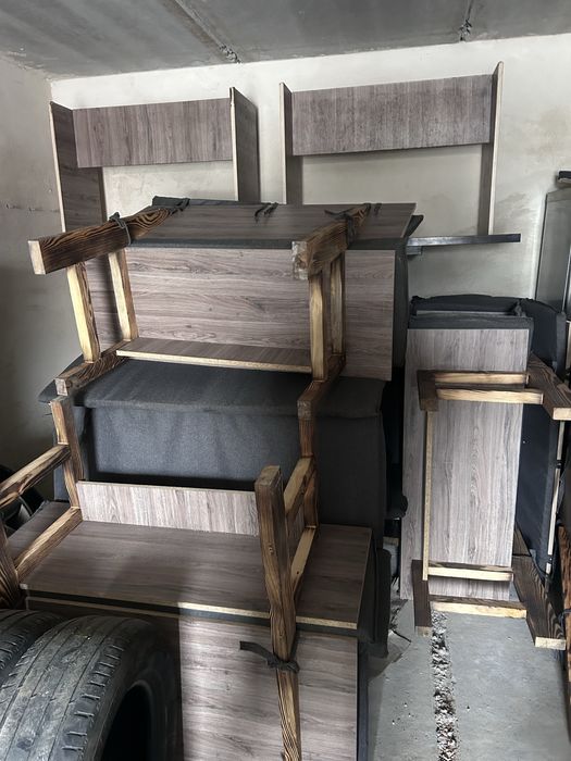 Лавки та столи для закладу, тераси, тощо