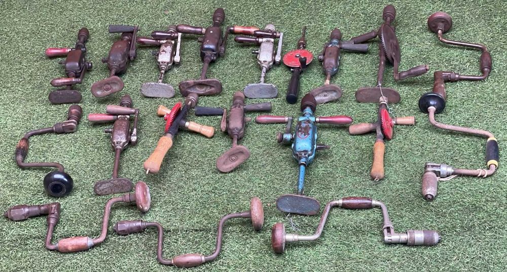 Ferramentas antigas, tornas, berbequins manuais