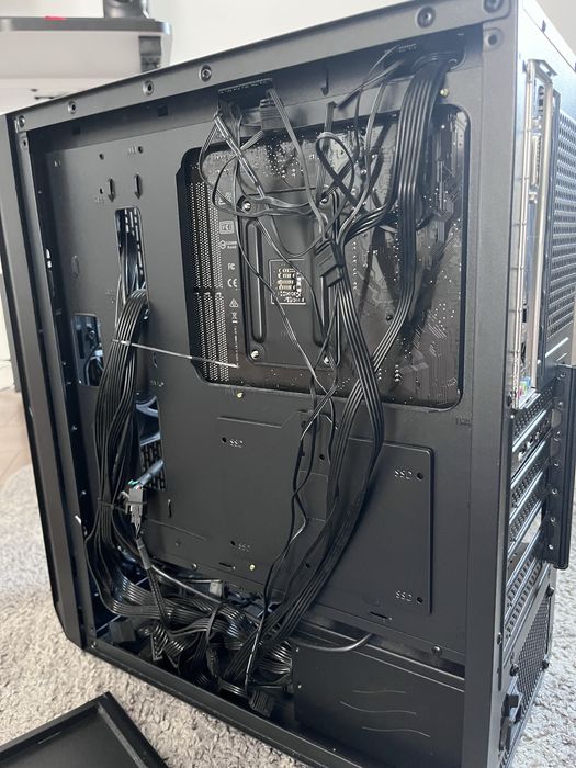 Komputer gamingowy + pełny zestaw | RX 6600 | Ryzen 5 | Stan idealny