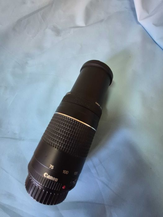Objetiva Canon EF 75-300mm f/4-5.6 II