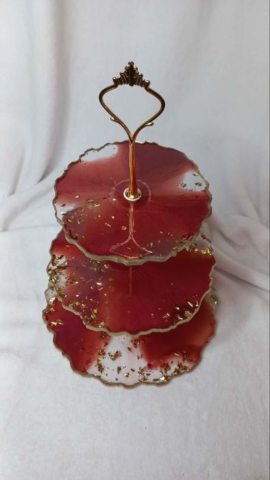 Rękodzieło Patera 3 piętrowa z żywicy epoksydowej bordo ze złotem