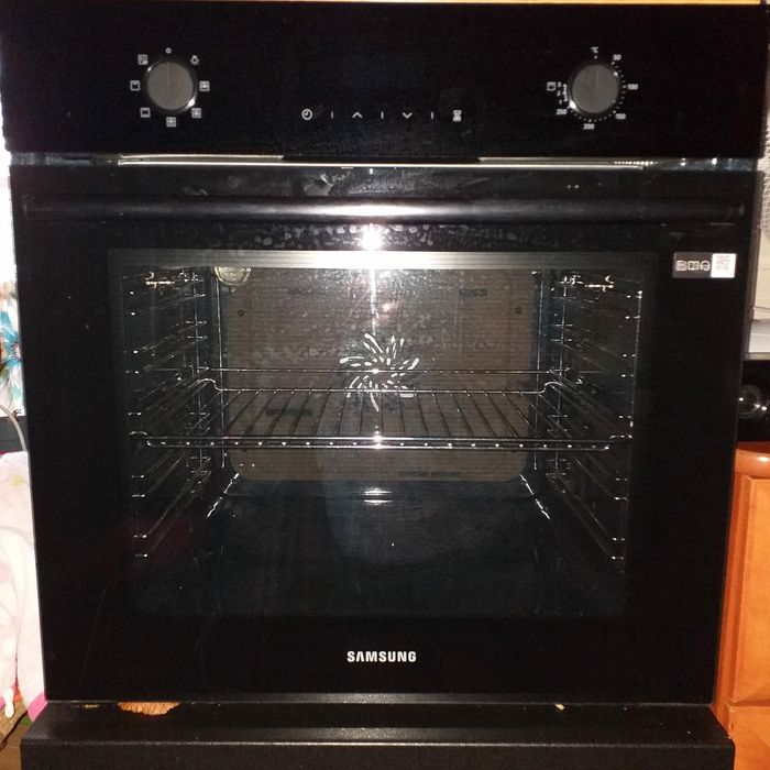 Piekarnik z termoobiegiem "Samsung"