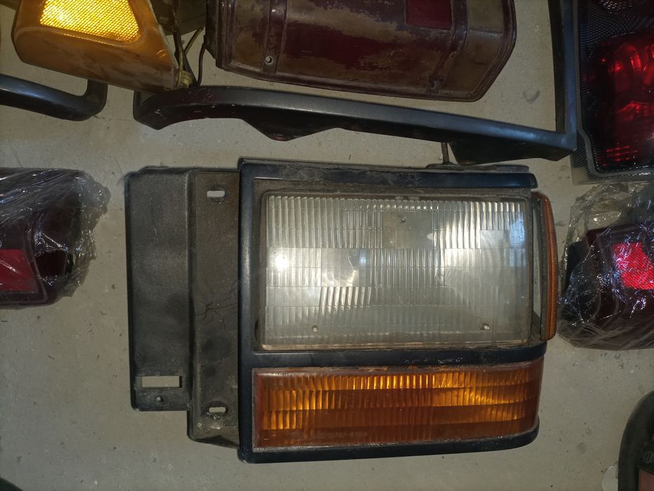 Ford Bronco Ford f 150 Ford E350Фари поворотники задні фонарі стопи