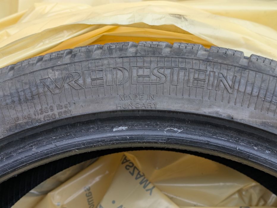 225/40/18 Vredestein całoroczne