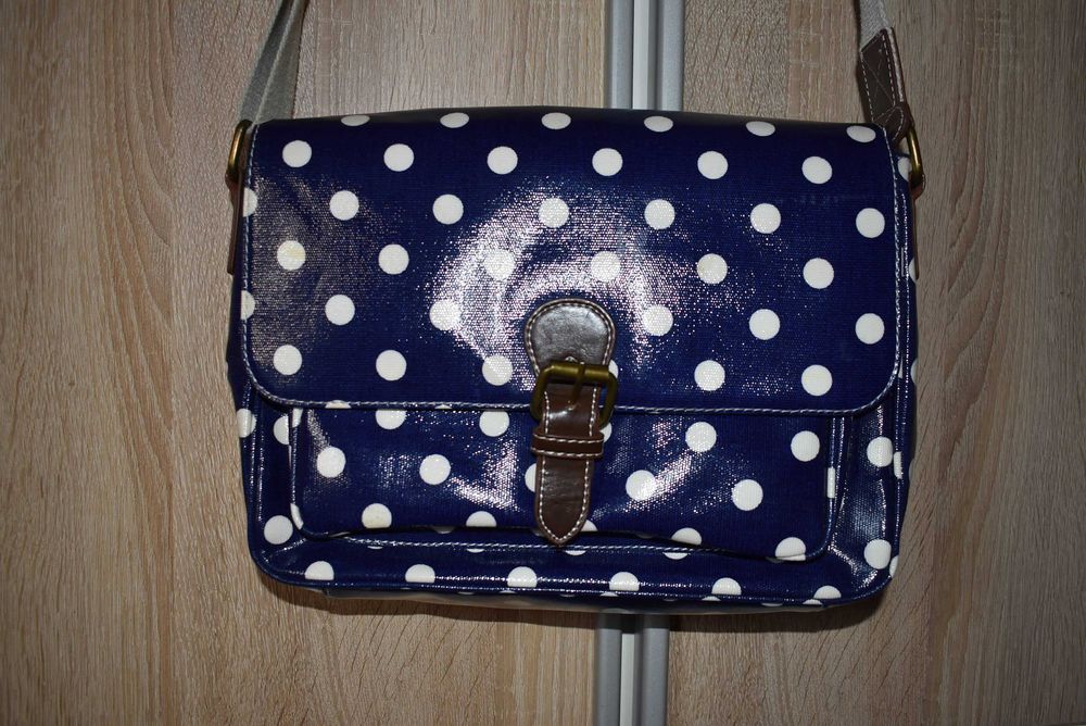Cath Kidston / praktyczna i pojemna w groszki