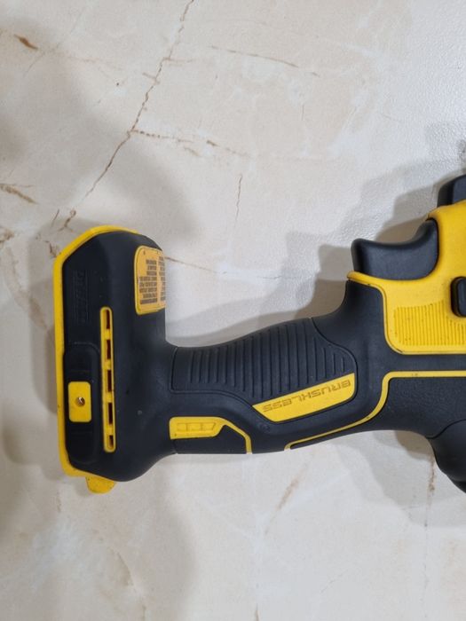 DeWalt DCF787 20v