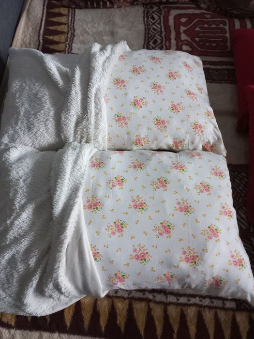 Подушки синтепон.Все за 300грн.