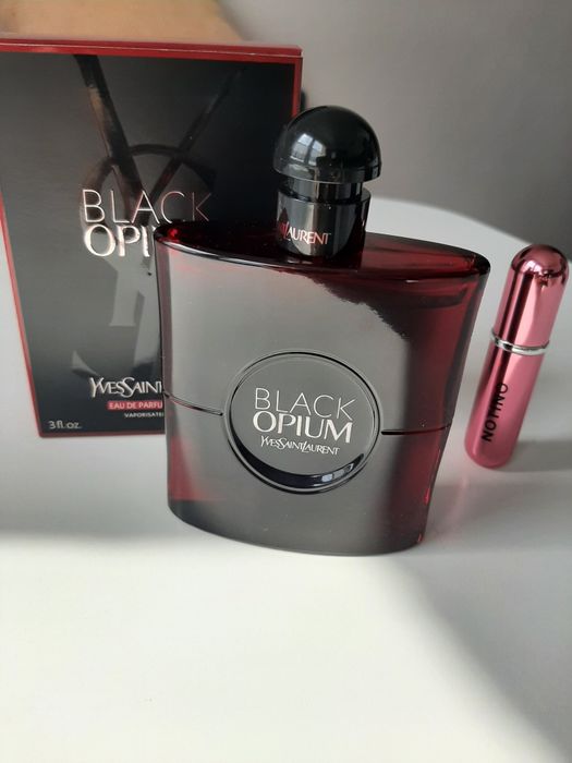 Black Opium YSL  Yves Saint Laurent EDP  Over red