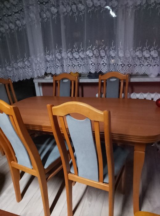 Stół z 6 krzesłami