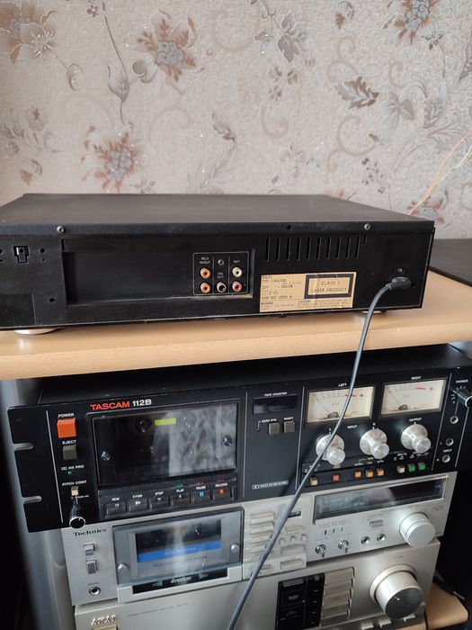 CD плеер philips CD604.