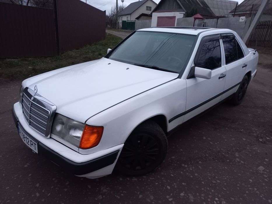 Mercedes-Benz E 124 260 (avtomat)