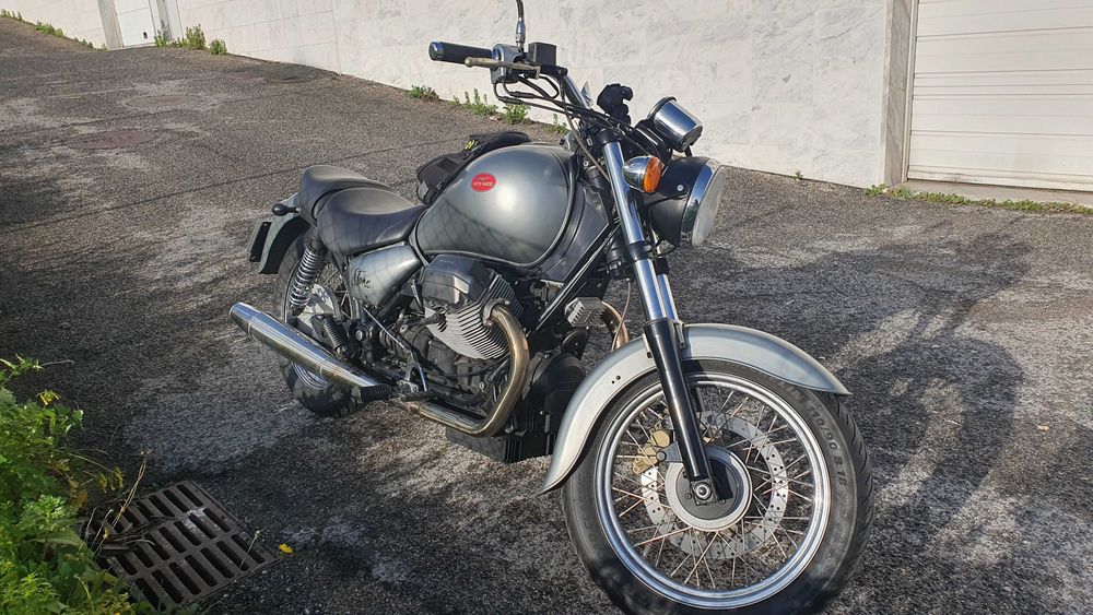 Moto guzzi California stone