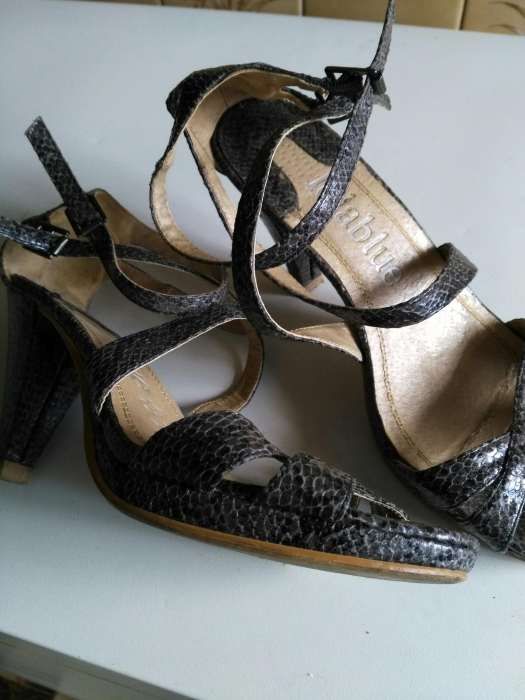 Sapatos e sandálias