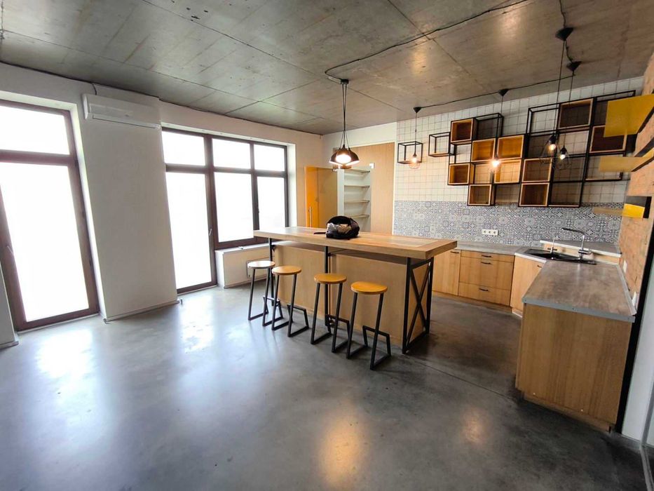 М.Арсенальна, Печерськ, Князів Острозьких, Kyiv Food Market, 330м