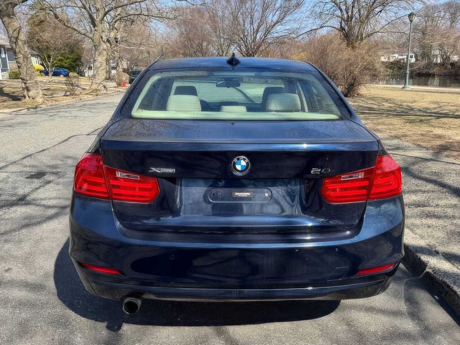 BMW 3 Series 320i xDrive      2014