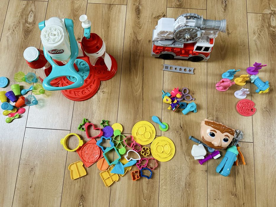 Mega zestaw play-doh lodziarnia, dentysta, koniki, straz pozarna