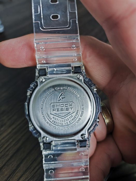 Transparentny zegarek G-shock