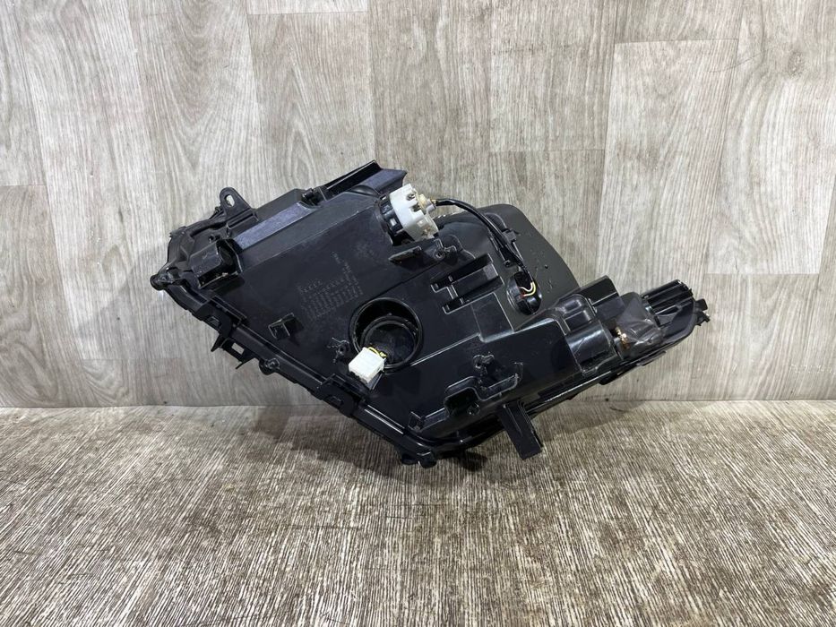 Фара передняя правая Lexus NX 1 / 2014 2015 2016 2017 г.