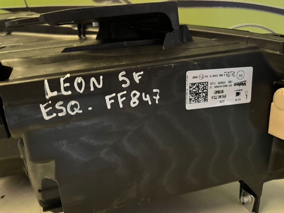 Seat Leon 5F - Farol LED Esquerdo - FF847