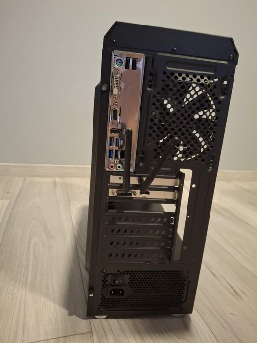 Komputer stacjonarny