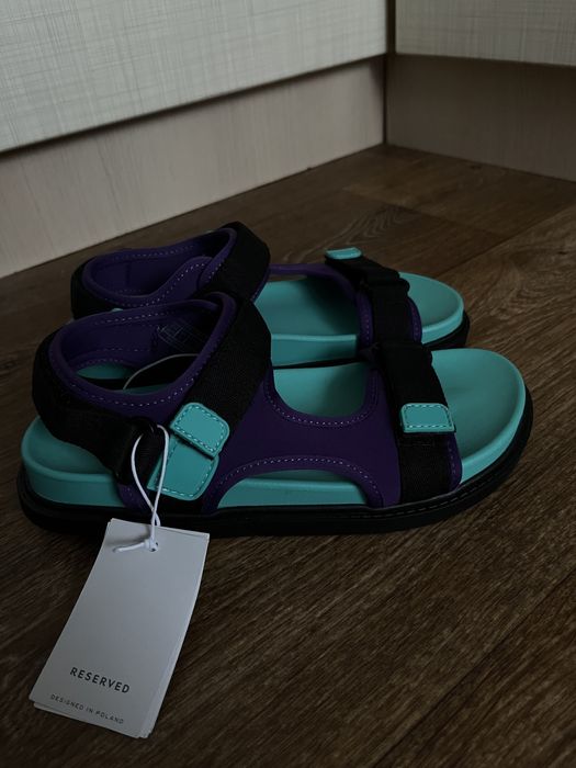 Босоніжки сандали reserved