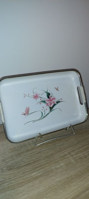 Niewielka taca, stabilna