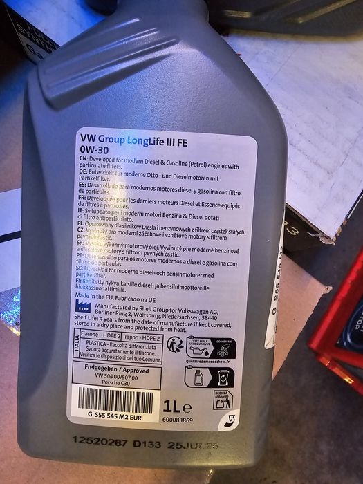 Моторна олива оригінальна VAG longlife-iii fe 0w-30