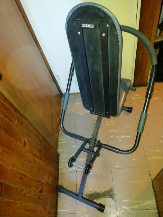 Ławeczka SpaceStar do ćwiczeń mięśni brzucha
