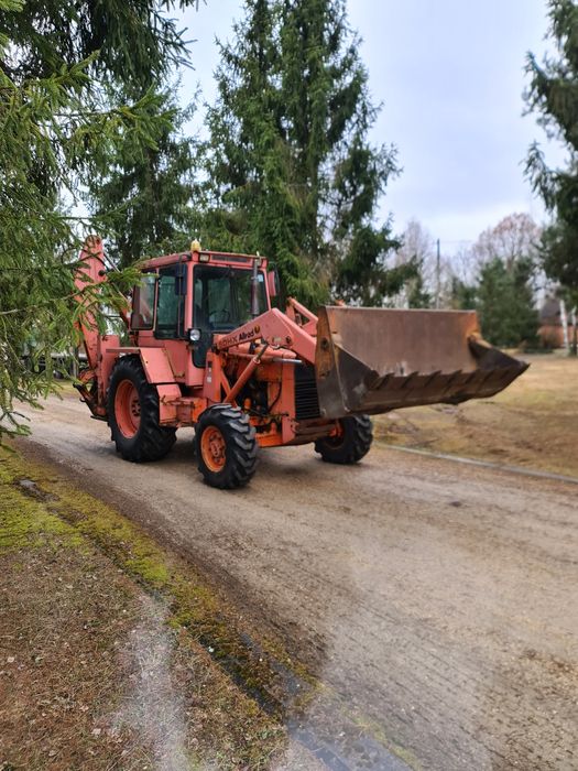 Sprzedam koparko-ładowarkę MF50HX. Rekin 4x4 silnik wolnossący ładnie pracuje.