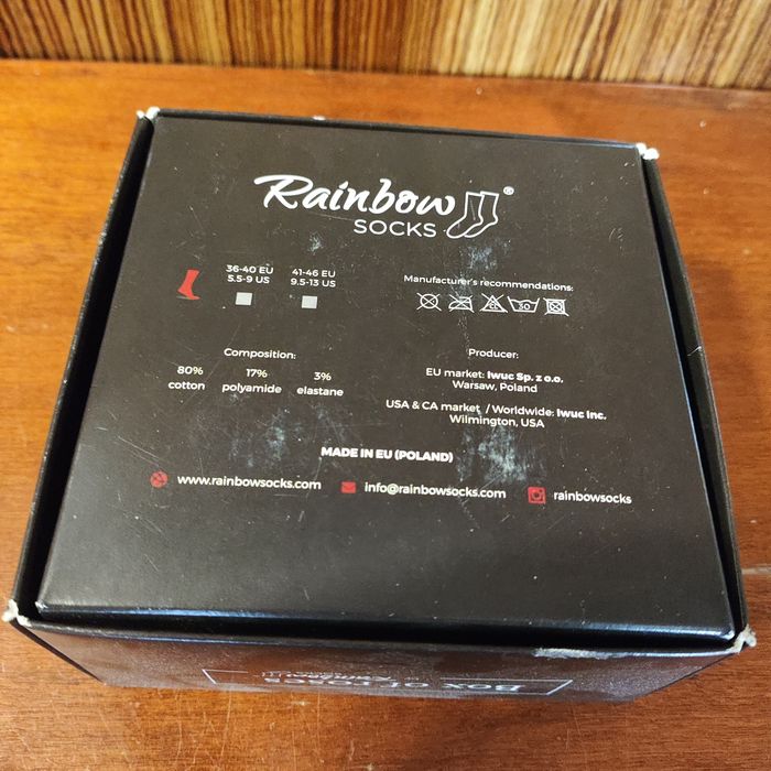 Box ze skarpetkami Rainbow socks róże