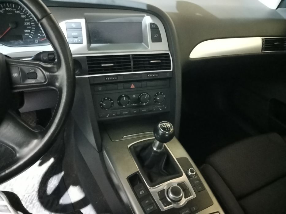 Продам торпеду консоль пластик салона ауди а6с6