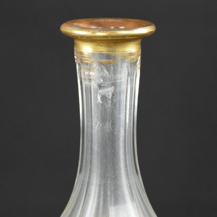 Garrafa em vidro / cristal com dourados