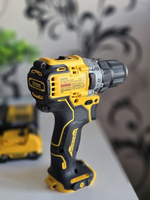Безщітковий акумуляторний дриль / шуруповерт 12V DeWALT DCD701 USA 2Ah